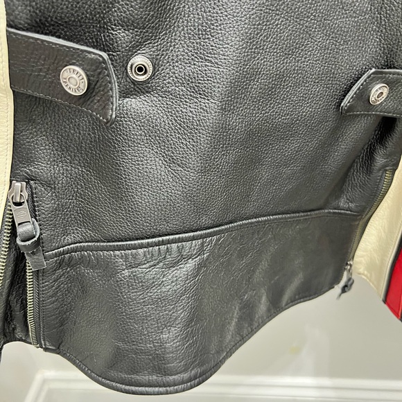 Harley-Davidson Black, Red, and White Leather Jacket - Picture 10 of 16